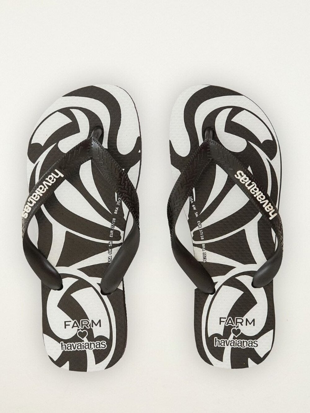 NWT Farm Rio x Havaianas Tucanada Rainbow Flip Flops size 9-10